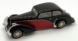 Maquette voiture de collection : Coffret Delage D8 SS - Boutique du Musée  des Arts Décoratifs - 107 Rivoli